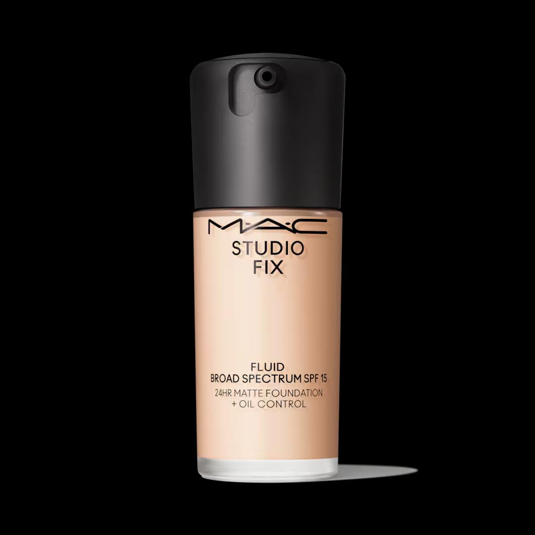 M.A.C - NC12 - Studio Fix Fluid SPF 15 - Soft Matte Foundation With Hyaluronic Acid