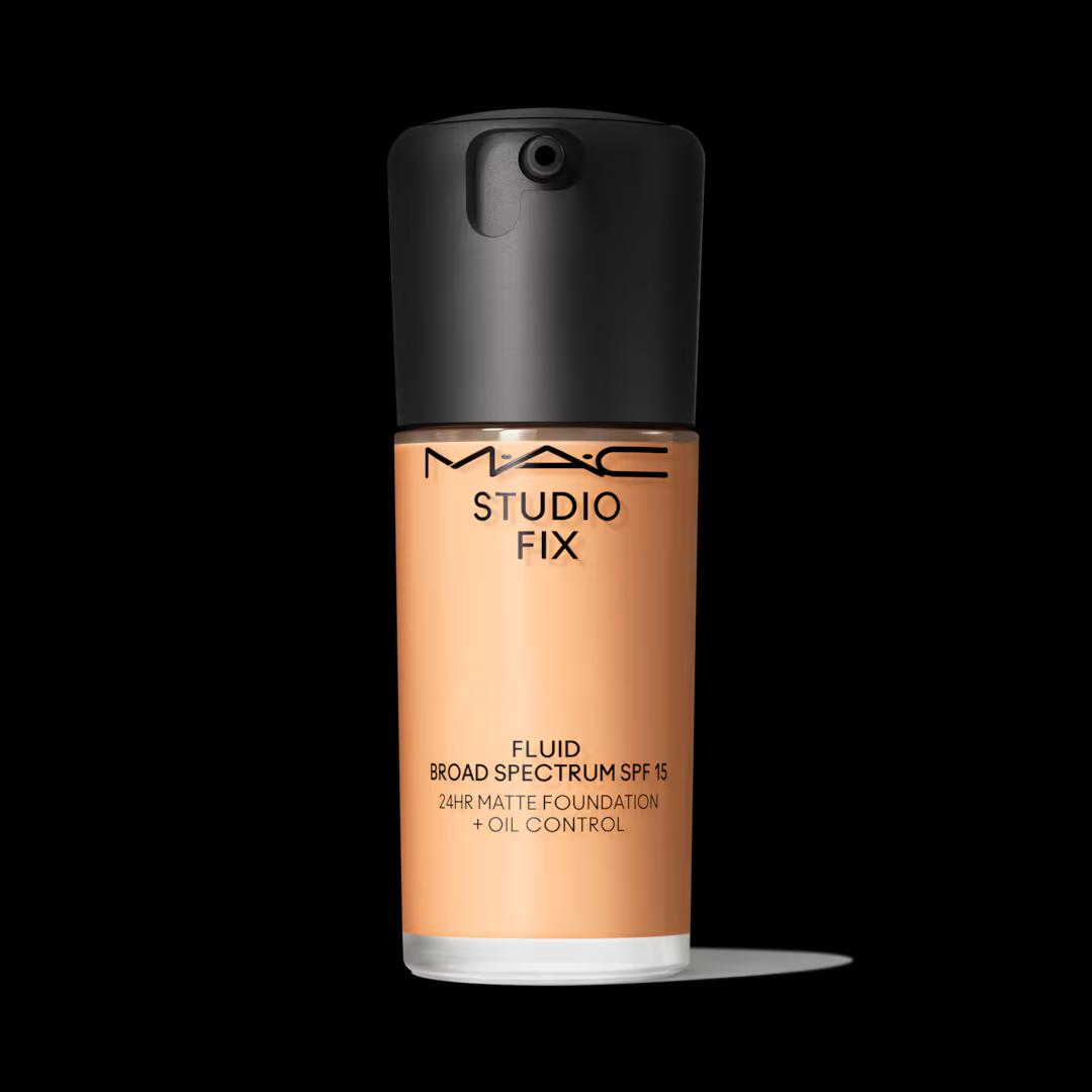 M.A.C - NC25 - Studio Fix Fluid SPF 15 - Soft Matte Foundation With Hyaluronic Acid