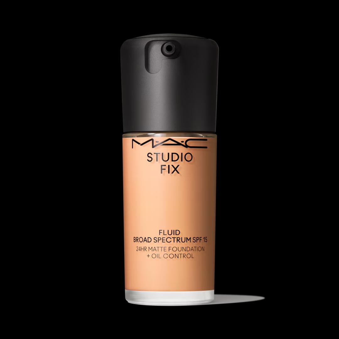 M.A.C - NW18 - Studio Fix Fluid SPF 15 - Soft Matte Foundation With Hyaluronic Acid